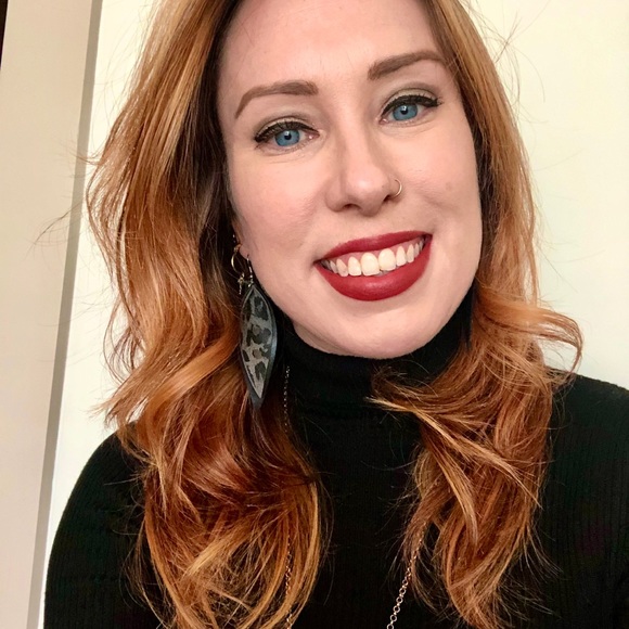 Meet your Posher, Jennifer - Picture 1 of 1